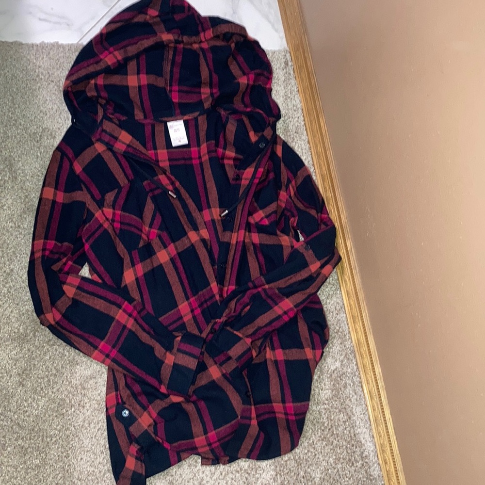 Plaid hooded long sleeve shirt